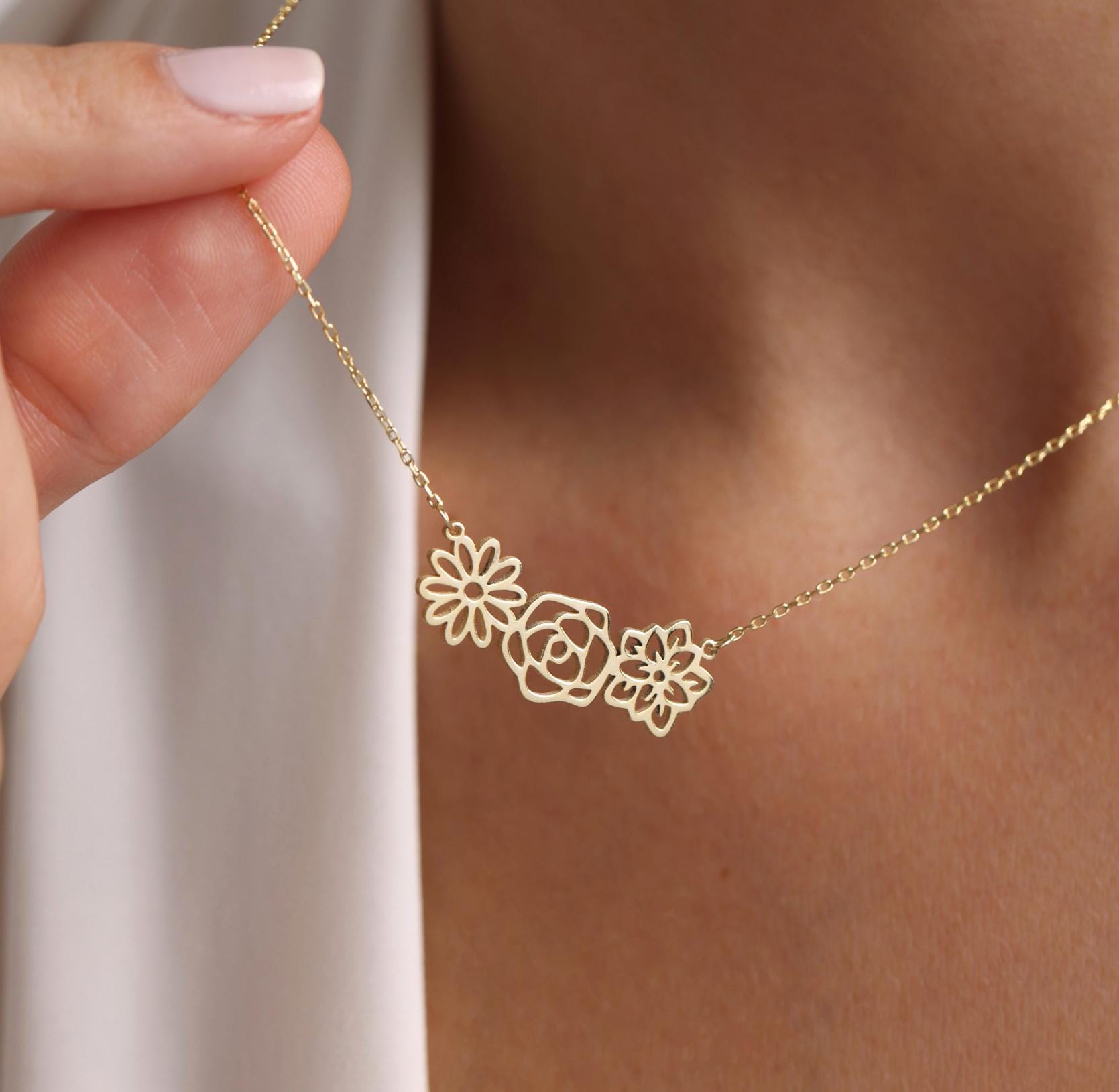 14k Gold Birth Flower Necklace, Family Necklace for Mom, Personalised Mother Jewelry, Christmas Gift for Grandma, Mothers Day Gift