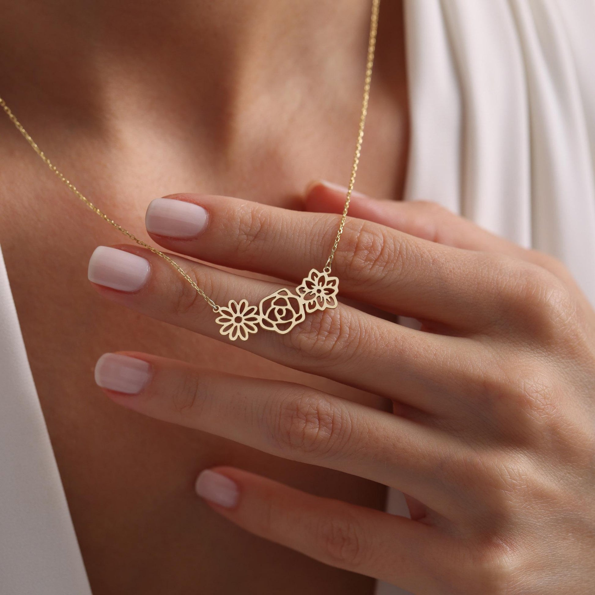 14k Gold Birth Flower Necklace, Family Necklace for Mom, Personalised Mother Jewelry, Christmas Gift for Grandma, Mothers Day Gift