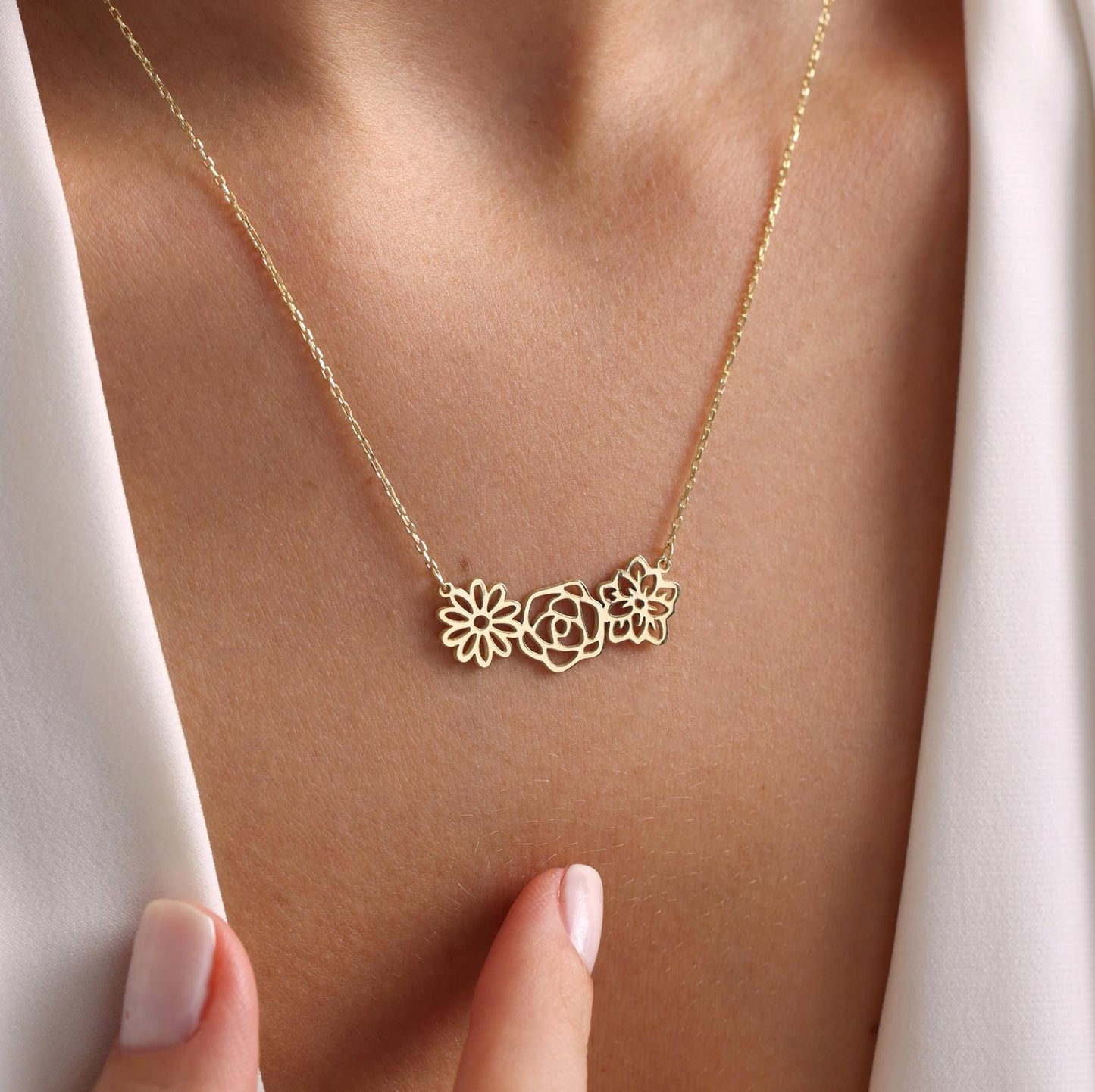 14k Gold Birth Flower Necklace, Family Necklace for Mom, Personalised Mother Jewelry, Christmas Gift for Grandma, Mothers Day Gift