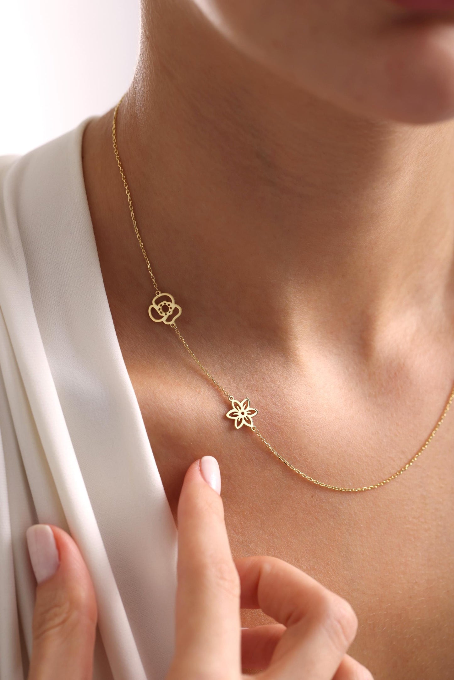 Personalized Multiple Birth Flower Necklace - Gold Sideways Birthflower Necklace - Unique Christmas Gift for Mom, Grandma, or Her